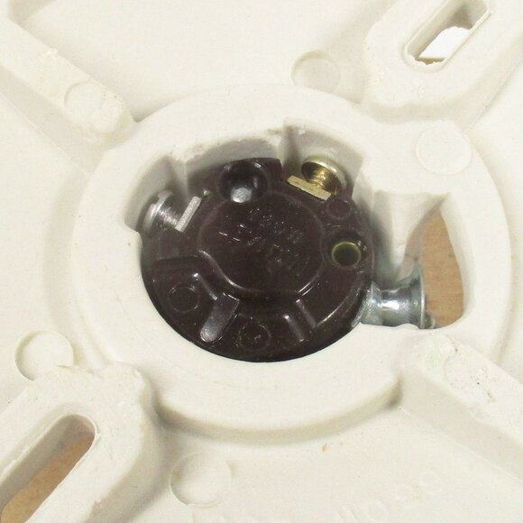 2 Vintage UNUSED Leviton Porcelain Lampholder W/ Pull Chain, White Model #39816 - Picture 5 of 8